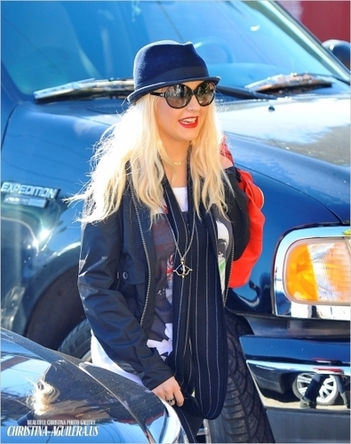  Christina out in Hollywood HQ
