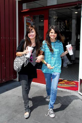  Demi&Selena 写真