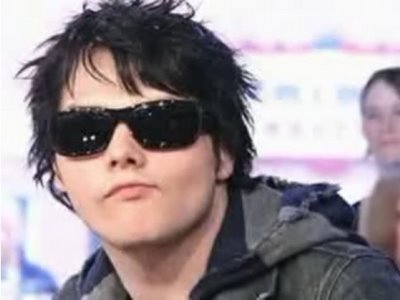  GERARD LOOKZ AWESOME AND COOL!!!! XD