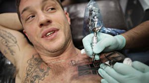  Getting his tattoo
