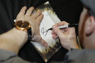  Sheamus sign
