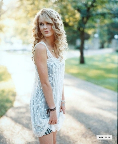  Taylor সত্বর - Photoshoot #054: US Weekly (2008)
