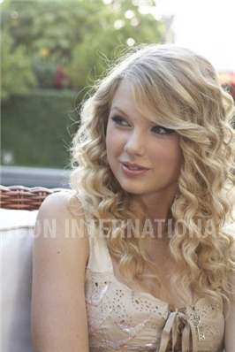  Taylor быстрый, стремительный, свифт - Photoshoot #055: US Weekly (2008)
