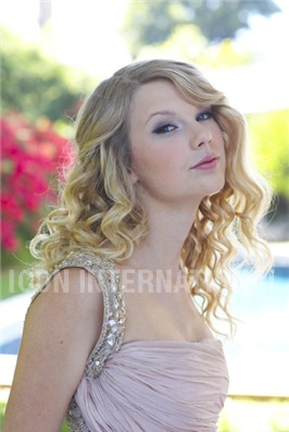 Taylor तत्पर, तेज, स्विफ्ट - Photoshoot #055: US Weekly (2008)
