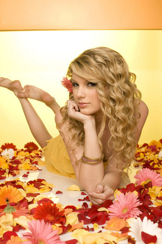  Taylor সত্বর - Photoshoot #056: USA Weekend (2008)