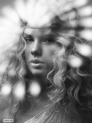 Taylor Swift - Photoshoot #079: Rolling Stone (2009)