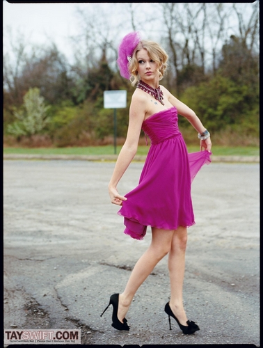  Taylor cepat, swift - Photoshoot #087: Elle (2009)