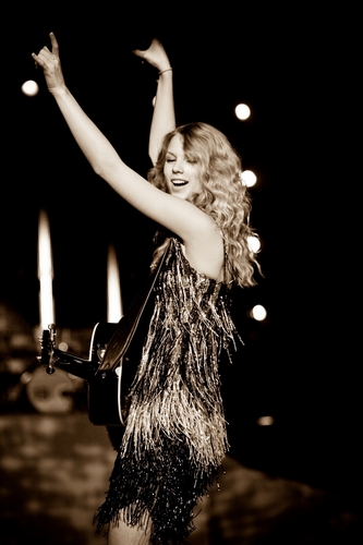  Taylor nhanh, swift - Photoshoot #101: Fearless Tour (2009)