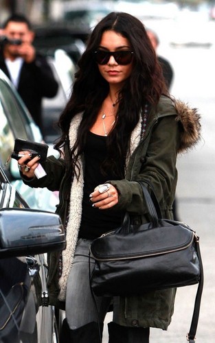  Vanessa out in Burbank
