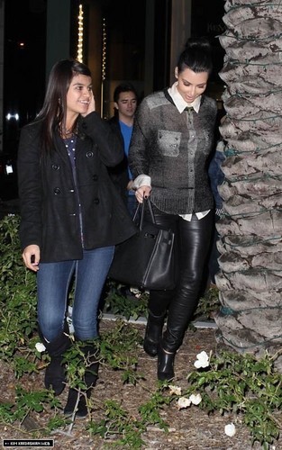  Kim goes shopping with a friend in Beverly Hills on Boxing dag 12/26/10