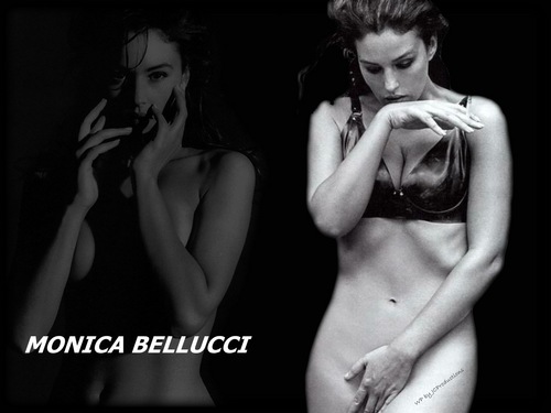 Monica Bellucci in B&W
