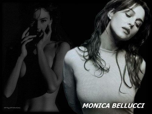  Monica Bellucci in B&W