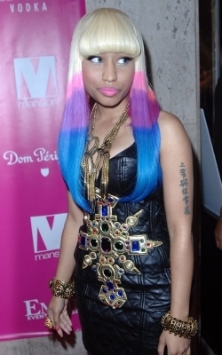  Nicki Hosts 'All rosa, -de-rosa Everything NYE Party' at Mansion in Miami