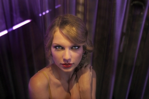 Taylor Swift - Photoshoot #116: Allen J. Schaben (2010)