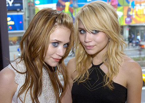 2004 - MTV TRL - Mary-Kate & Ashley Olsen Photo (18110957) - Fanpop