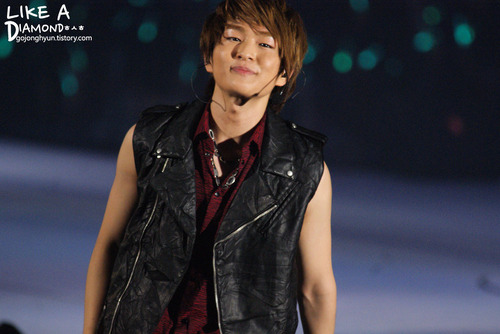  Onew 1st konser In jepang