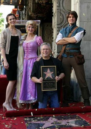  Alan Menken Gets a звезда on the Walk of Fame