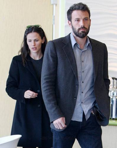  Jen & Ben out in Santa Monica with violet 1/6/11