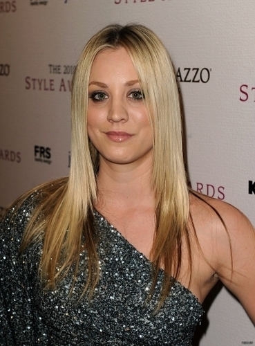  Kaley @ 2010 Hollywood Style Awards