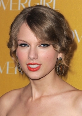  Taylor @ CoverGirl 50th Anniversary Party