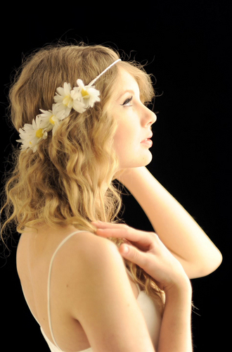Taylor Swift - Photoshoot #119: USA Today (2010)