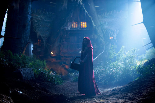 [2011] Red Riding Hood - Production Stills (HQ)