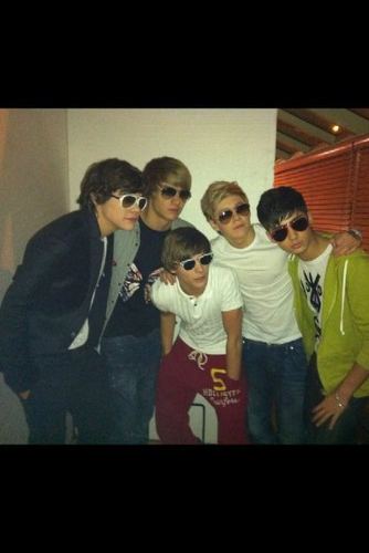  1D = Heartthrobs (Looking Cool In Those Shades Boyz) 100% Real :) x