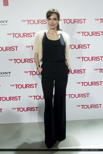  Angelina@The Tourist Photocall in Madrid