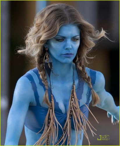  AnnaLynne McCord dressed as an Аватар on the set of "90210"
