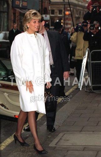 Diana Versace mantel
