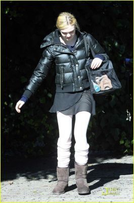  Elle Fanning ** Elle was snapped leaving her ballet class with her dad on January 7th, anda can see