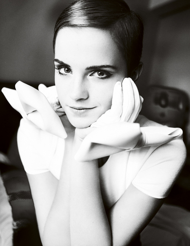  Emma | Vogue UK December 2010.