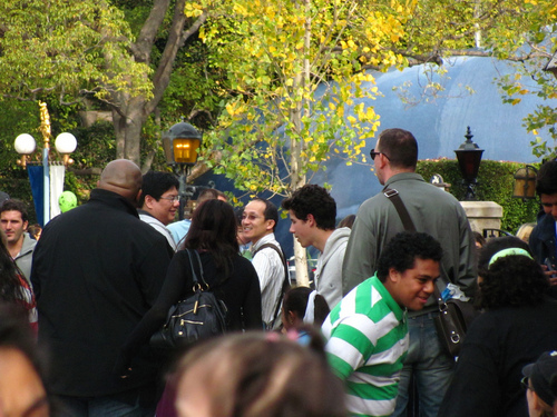  Nick Jonas & Samantha Barks: Disneyland Date!