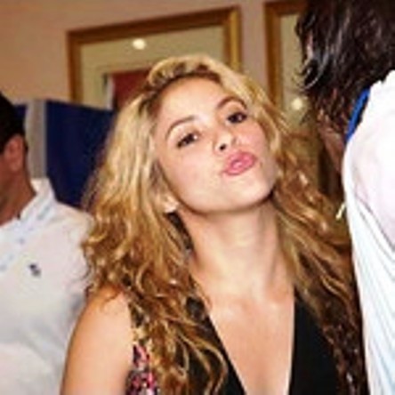  Shakira and Rafa Ciuman 2009