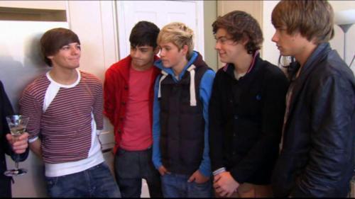  1D = Heartthrobs (Visiting Their Homes B4 The Final montrer Of X Factor) 100% Real :) x
