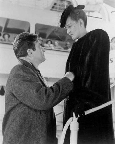 Bette and Claude Rains in "Now, Voyager"