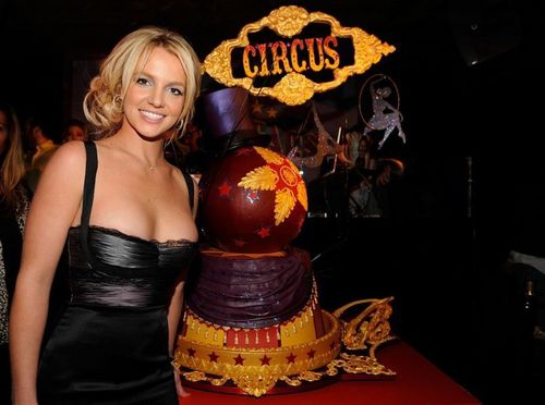  Britney celebraties her 27th birthday party at Tenjune,2008