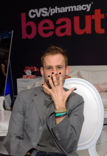  Dominic Monaghan attend Access Hollywood- january 2011