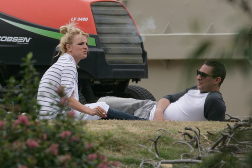  May 28th 2009 - Britney On Set Of The 'Radar' 音楽 Video In Los Angeles