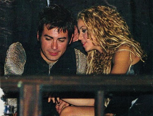  unknown man and Shakira