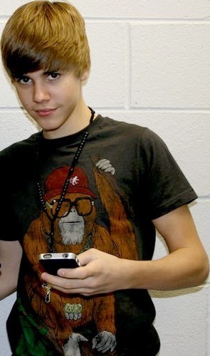  DON`T LOOK LIKE THAT; JUSTIN; SCARY