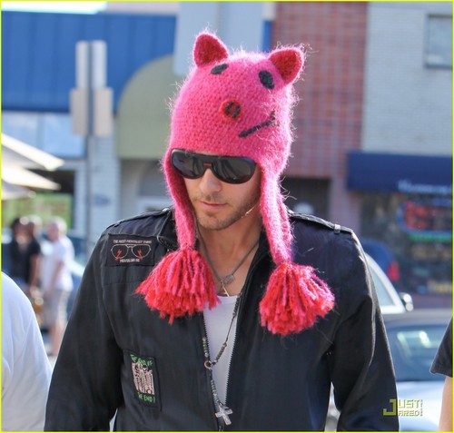  Jared Leto Rocks merah jambu Pig Beanie!