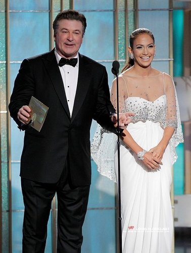  Jennifer @ 68th Annual Golden Globe Awards - Redcarpet and tunjuk