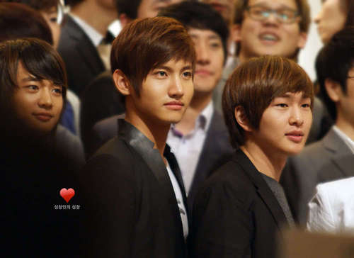  SHINee at a Wedding with Changmin and Yunho DBSK 100522