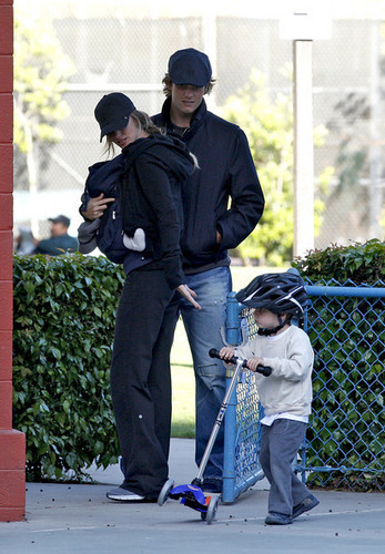  Tom Brady and Gisele Bundchen at a Playground-April 29, 2010