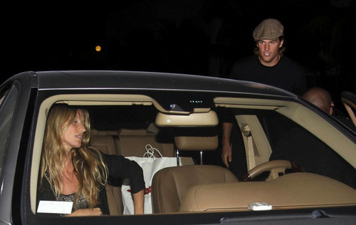  Tom Brady and Gisele Bundchen on a makan malam Date-September 15, 2010