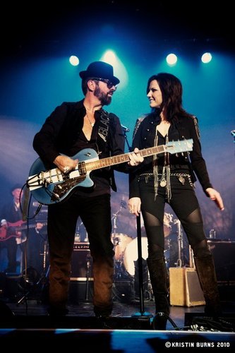  Martina on stage with Dave Stewart