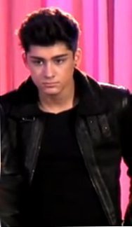  Sizzling Hot Zayn (He Leaves Me Breathless) He Owns My hart-, hart & Always Will 100% Real :) x