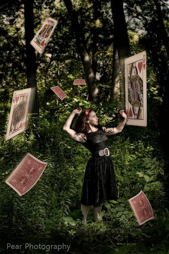  Alice In the swirl of card