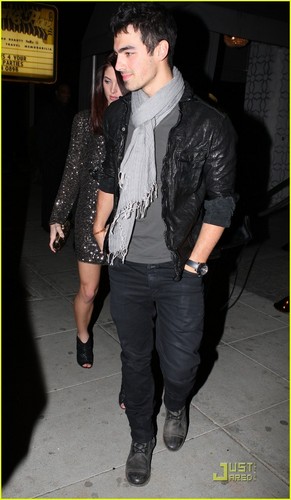  Ashley Greene : encontro, data Night With Joe Jonas (01.28.2011)